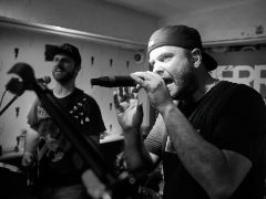Merrang! live — 2000s nu-metal and alt-rock tribute band performing in Dorset (photo 2)